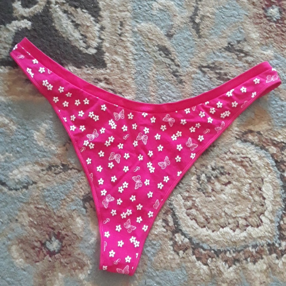 Pink VS thong - Picture 14 of 14